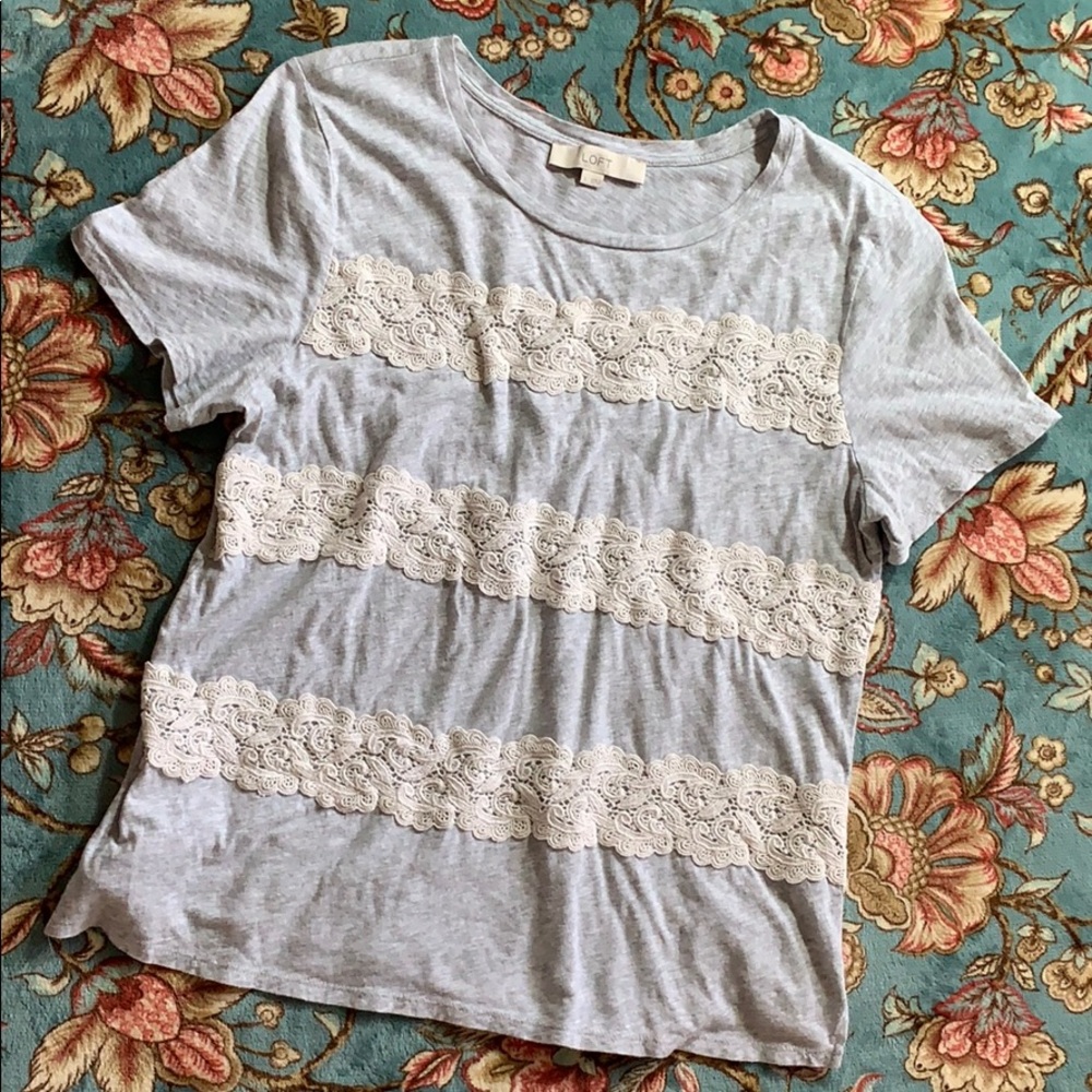 A super cute LOFT top! - Picture 1 of 6
